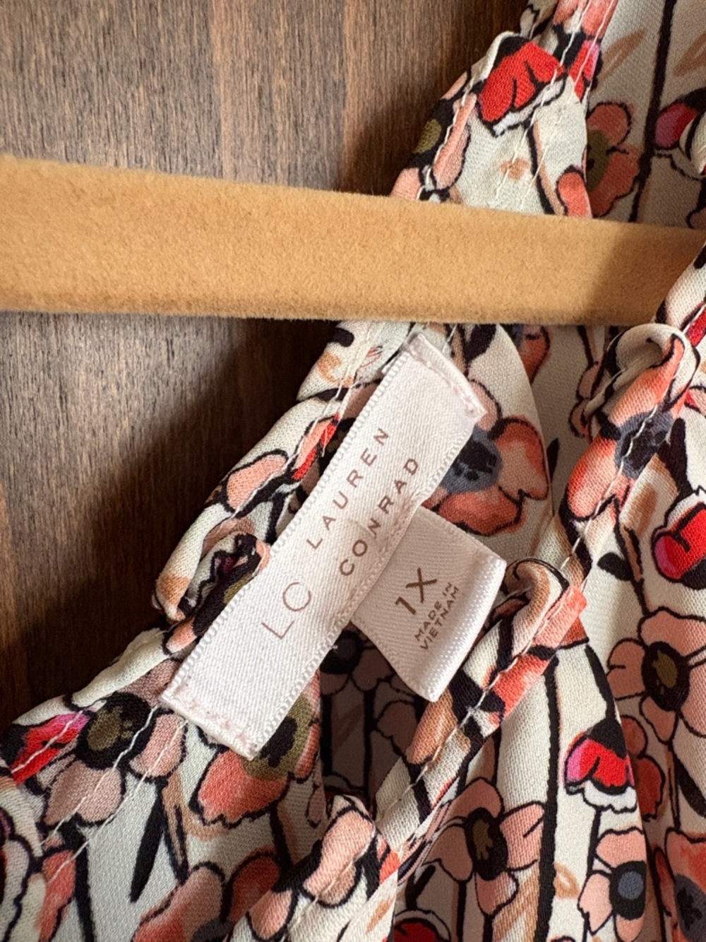 LC Lauren Conrad Floral Top in Pink, Red and Coral - Picture 2 of 4